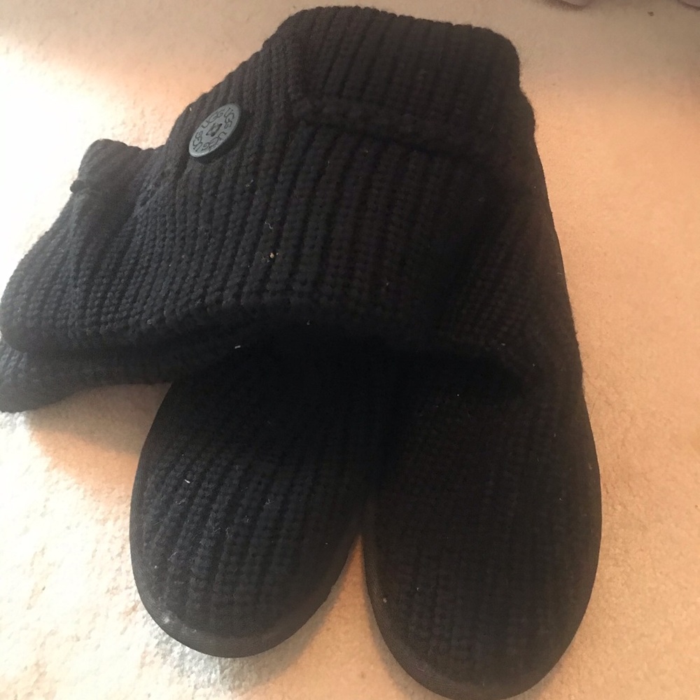 UGG Women’s Classic Cardy Black